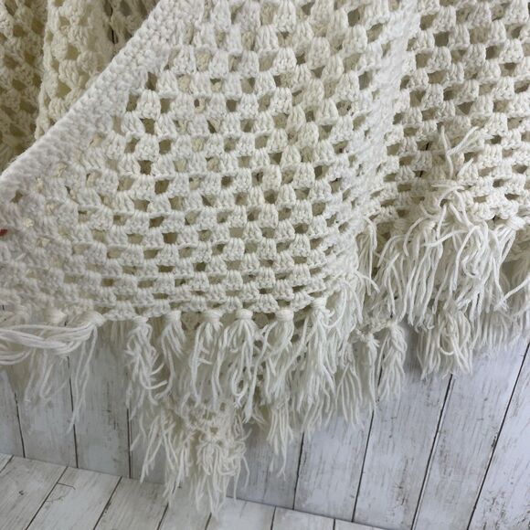 Vtg Crochet Shawl Scarf Wrap Cream Fringe Boho Festival Romantic Handmade - Picture 5 of 6
